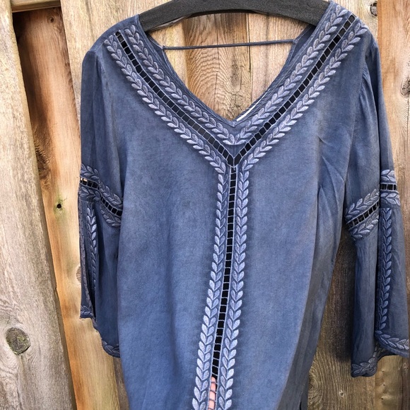 Boho denim flowy eyelet top - Picture 7 of 10